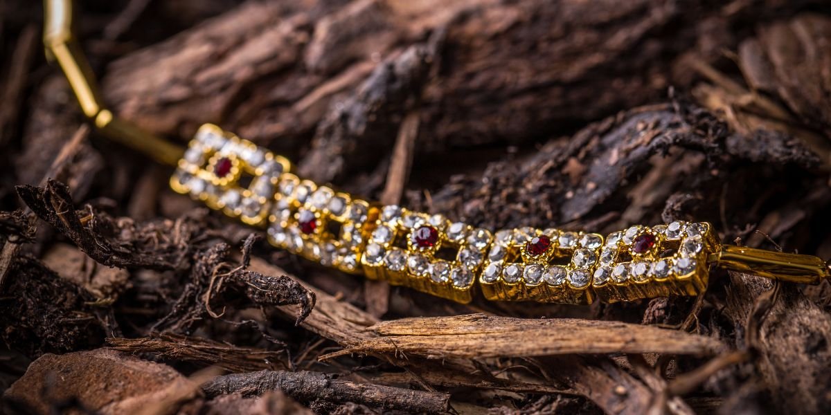 Read more about the article Electroforming: The Future of Lightweight & Artistic Jewellery Designs